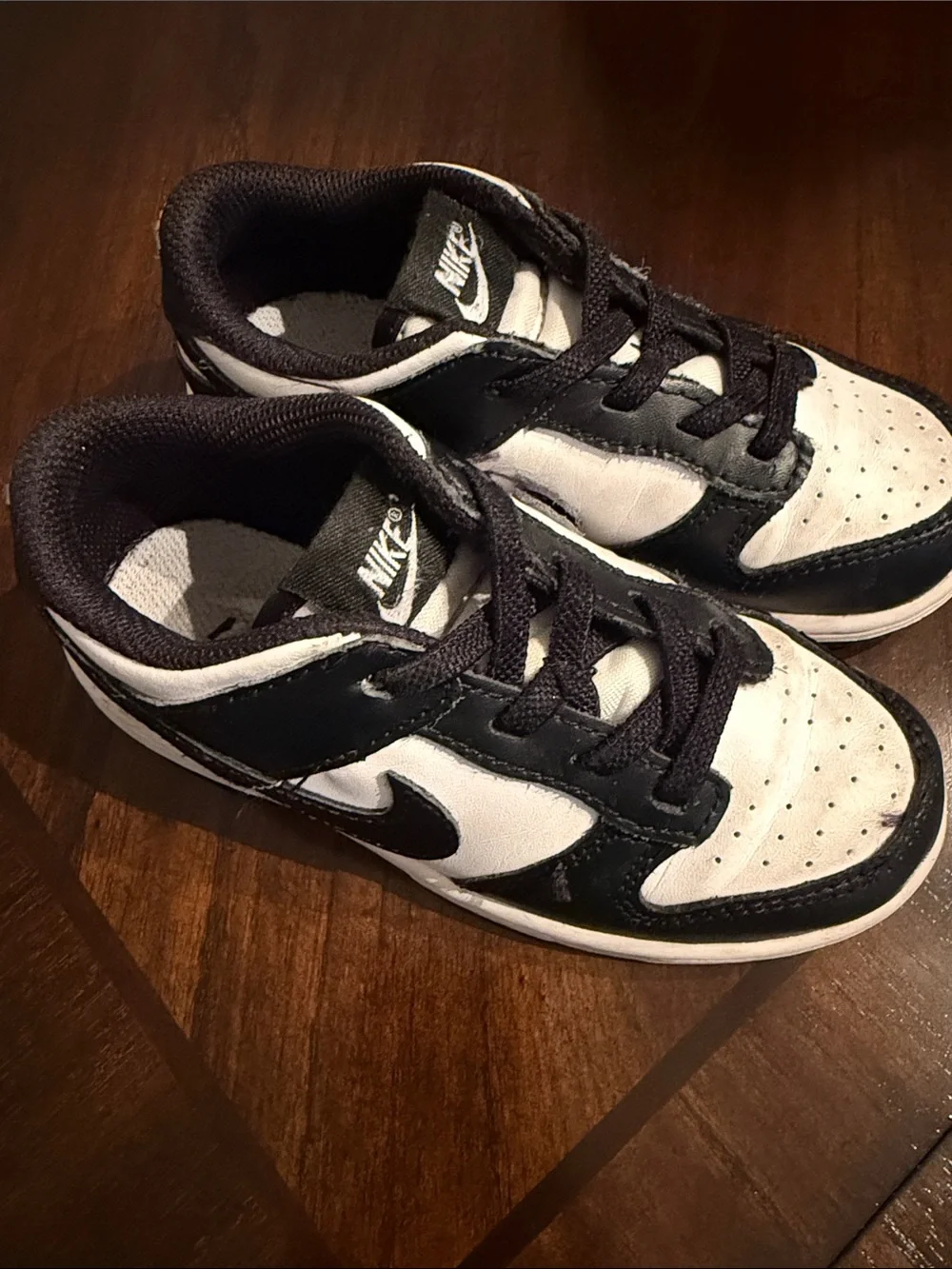 Nike Kids White and Black Low-Top Sneakers